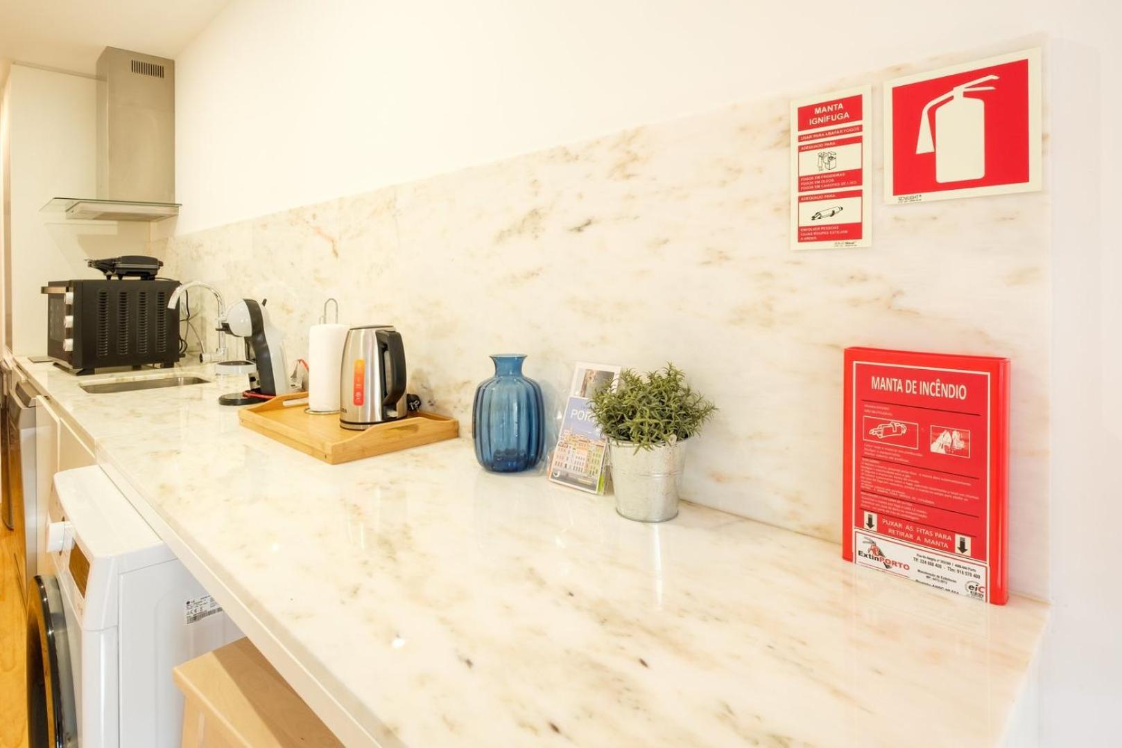 Guestready - Blue Gem In The Historic Centre Lejlighed Porto Eksteriør billede