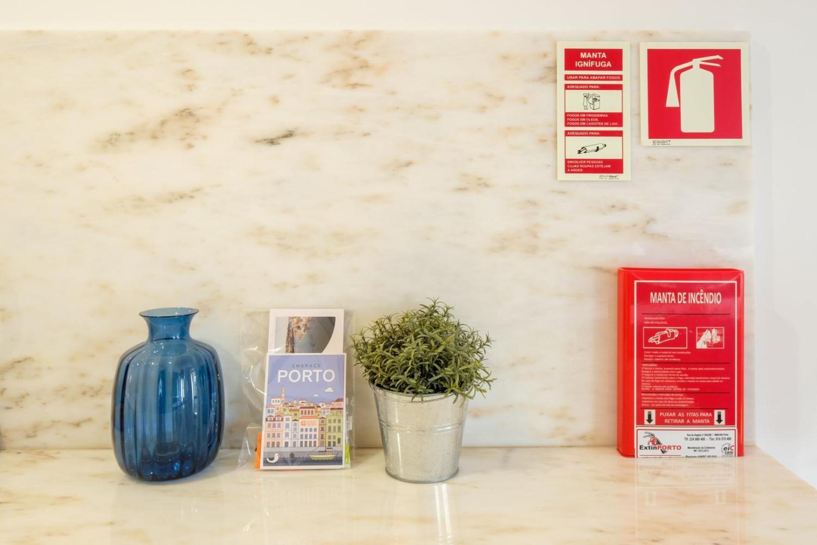 Guestready - Blue Gem In The Historic Centre Lejlighed Porto Eksteriør billede